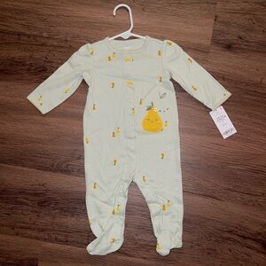 NWT Carter’s Lemon Footie Pajamas (6m)